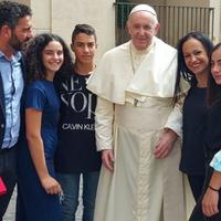 Papa Francesco in Vaticano con la famiglia Di Stefano