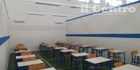 Una delle aule allestite nella palestra della scuola di Borgomarino