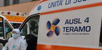 Ambulanza al Pronto soccorso dell'ospedale di Teramo