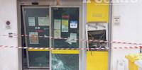 Il bancomat distrutto dall'esplosione (foto G.Lattanzio)