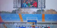 L'inizio della partita Pescara-Pordenone con l'omaggio a Maradona
