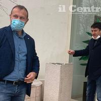 Roberto Breda (con la mascherina) e a destra il presidente del Pescara Sebastiani (foto l.d.m.)