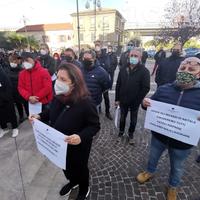 Pescara, la protesta dei commercianti in piazza Unione (foto Giampiero Lattanzio)