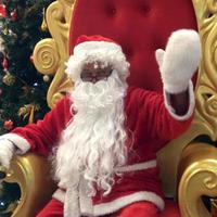 Babbo Natale saluta i bambini nel centro di Lanciano: è polemica per le dichiarazioni di una maestra elementare