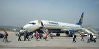 Sbarco di un volo Ryanair all'aeroporto d'Abruzzo