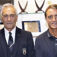 Gabriele Gravina con (a destra) il Ct della Nazionale Roberto Mancini