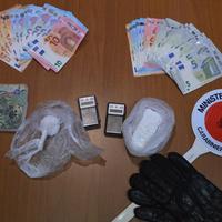 Droga e denaro sequestrati in casa di un 46enne di Martinsicuro
