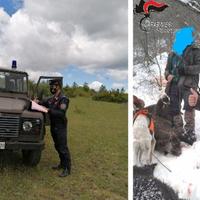 I carabinieri forestali e a destra la foto dei due cacciatori da cui sono partite le indagini