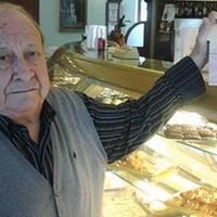 Giovanni Caramanico, 82 anni, maestro pasticciere (da Fb Caprice di Fabrizio Camplone Maestro Pasticcere)