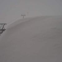 Dalla webcam di Campo Imperatore: la seggiovia Scindarella scompare sotto la neve
