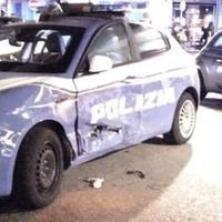 I danni alla Volante della polizia