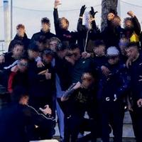 La foto di gruppo scattata a Silvi che ha portato alla multa di dieci ragazzi assembrati e senza mascherine