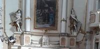 l'interno di una delle chiese dimenticate a San Demetrio ne' Vestini ( foto Ansa)