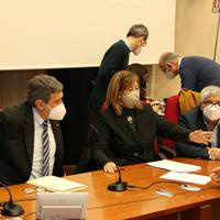 Il presidente della Regione Marco Marsilio e l'assessore alla Sanità Nicoletta Verì durante la riunione di oggi