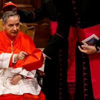 il cardinale Angelo Becciu (foto Ansa)