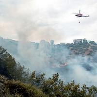 L’incendio divampato di nuovo ieri nel territorio di Rosciano