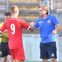 L'allenatore Federico Guidi con l'attaccante Birligea (foto di Luciano Adriani)