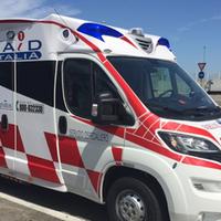 Una delle ambulanze della cooperativa sociale “First aid One Italia”
