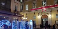 Il teatro Marrucino di Chieti illuminato con le luci di Natale