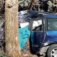 La Peugeot 308 distrutta dopo l’incidente