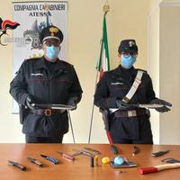 I coltelli sequestrati dai carabinieri