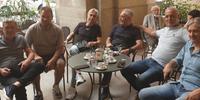 Da sinistra Mino Ianieri, Stefano Sgherri, Gabriele Consorti, Giovanni Pagliari, Gabriele Morganti e Nicola Bellandrini stamattina in un bar del centro