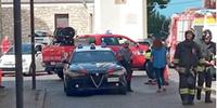 I carabinieri e i vigili del fuoco intervenuti ieri pomeriggio a Francavilla