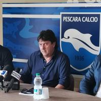 Da sinistra il nuovo ds Delli Carri, il presidente Sebastiani e il nuovo allenatore Colombo