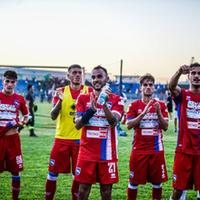 I festeggiamenti dei giocatori del Pescara dopo la vittoria a Latina