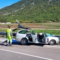 Una delle due auto coinvolte nell'incidente (foto R. Pizzi)