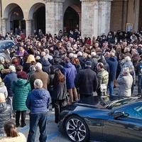I funerali del medico di base nel santuario della Madonna Delle Grazie (foto L. Adriani)