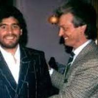 Franco Aldini in una foto storica con Maradona (da www.francoaldini.it)