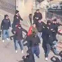 Un fermo immagine del video sugli scontri tra tifosi