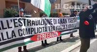 La manifestazione contro l'estradizione di Anan svolta martedì a L'Aquila