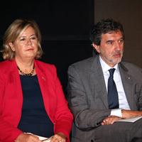 L'assessore alla Sanità Nicoletta Verì e il presidente della giunta regionale Marco Marsilio